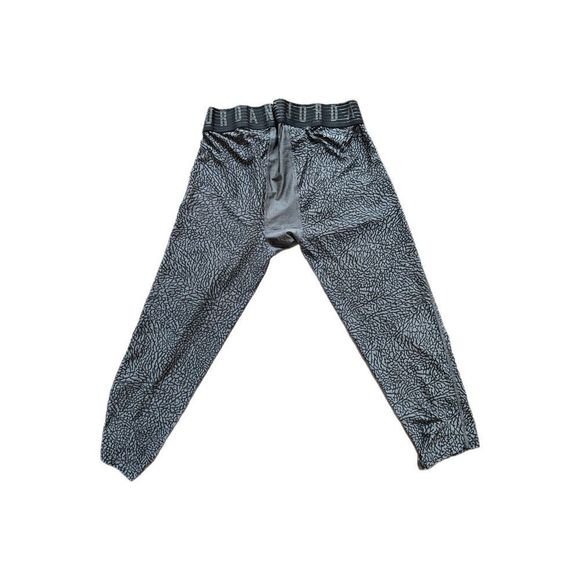 Air Jordan 3/4 Leggings - Picture 2 of 4